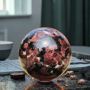 Sphère d'astrophyllite grenat rouge à succès, boule de cristal naturelle pour la décoration et la guérison - Product Image 2