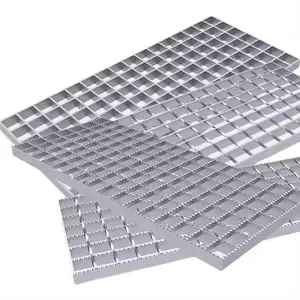 Matériaux de construction métalliques résistants à la corrosion pont caillebotis en acier 30x3 plaque à barres clôture en acier galvanisé