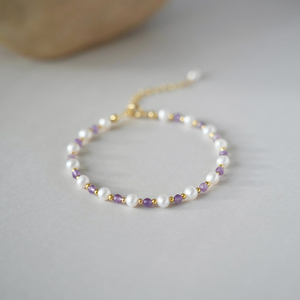 Braccialetto con Perle Barocche <span class=keywords><strong>e</strong></span> <span class=keywords><strong>Ametista</strong></span>, Regalo per la Mamma, Delicato <span class=keywords><strong>Bracciale</strong></span> Impilabile in Acciaio Inossidabile Placcato <span class=keywords><strong>Oro</strong></span> 18K per Donne - Product Image 3
