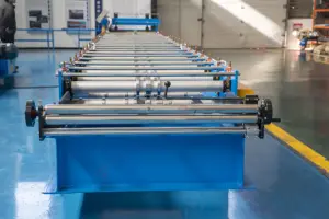 FORWARD efficiente foglio di copertura trapezoidale che fa la macchina per il processo di produzione senza soluzione di continuità