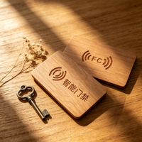 Carte de contrôle d'accès RFID NFC en bois personnalisée, directement de l'usine, NT213/215 13.56MHz, mini-étiquette étanche, logo personnalisé, utilisation hôtelière