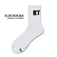 Nouvelles Chaussettes de Football Montantes en Nylon pour Hommes D.M 2026 – Modèle Tricoté ODM Anti-Transpiration avec Lettrage Tendance