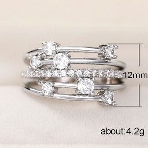 Anello Scintillante con Zirconi Incrociati per Donne, Elegante Gioiello da Dito Geometrico alla Moda - Product Image 5