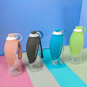 Dispenser d'Acqua per Animali Domestici Ecologico e Moderno, Capacità 580ML, in Silicone, Portatile per Viaggi e Attività all'Aperto - Product Image 1