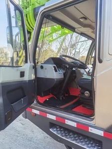 Grue mobile hydraulique d'occasion Zoomlion ZTC300V 30T avec pompe et moteur 0086 18117060100 - Product Image 2