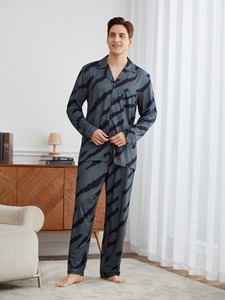 <span class=keywords><strong>Pigiama</strong></span> da <span class=keywords><strong>Uomo</strong></span> in Seta Ghiaccio Premium, Semplice e Casual, Set con Maniche Lunghe e Pantaloni Lunghi, Abbigliamento da Casa per Tutte le Stagioni, Alta Qualità - Product Image 6