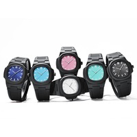 Montre-Bracelet Homme Sport Personnalisée Étanche en Polycarbonate Carrée Lumineuse, Quartz Analogique avec Bracelet en Silicone Bleu, Montre Tendance en Plastique