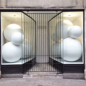 אופנה פסלי כדור שלג ענק מלאכותי עבור תצוגת חלון בגדי חורף פיברגלס גדול פיברגלס פיסל פסל כדור שלג - Product Image 6