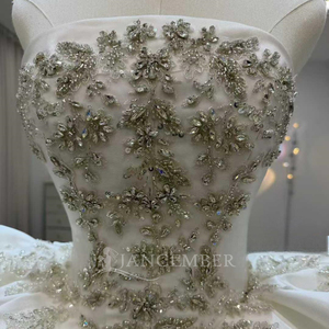 Robe de mariée en satin Lsjj134 personnalisable avec dos en dentelle et découpes, robe de bal ornée de cristaux, Jancember - Product Image 4