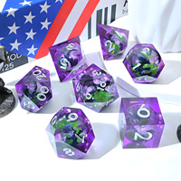 Ensemble de dés polyédriques en résine faits à la main, à bords vifs, de couleur violette avec cœur liquide vert Dragon pour DND pour les jeux de Dungeons and Dragons - DH 1