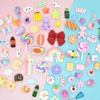 Vente en gros de gobelets à eau en résine miniature, autocollants 3D cartoon pour réfrigérateur, matériel de décoration pour étui de téléphone, type de sculpture