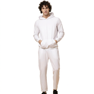 Conjunto Deportivo Premium para Hombre de Invierno, Sudadera con Capucha y Pantalones Deportivos de Dos Piezas, Estilo Casual con Manga Raglán y Bolsillo Canguro - Product Image 1