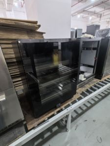 Refroidisseur de bière à température constante en acier inoxydable 140L réfrigérateur à boissons à porte intégrée avec tiroirs en verre - Product Image 2