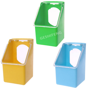 Mangeoires à pigeons à prix d'usine, à suspendre à la main, cage à oiseaux à deux ou trois trous, mangeoire en plastique pour oiseaux, stockage de nourriture pour oiseaux, vente à prix réduit - Product Image 1