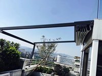 Pergola motorisée électrique en aluminium avec toit extensible, cadre en PVC, éclairage LED, imperméable pour jardin, patio et balcon