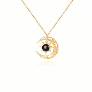 Damla Nakliye Özel Resimli Paslanmaz Çelik Ay Şeklinde Projeksiyon Kolye, CE Belgeli, Kadınlar için Anneler Günü Hediyesi - Product Image 6