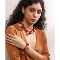 JINYOU 3820 Collier en Corde Tressée Tendance en Gros, Accessoires Sphériques en Acrylique Rouge, Pendentif Fleur de Lune en Acier Inoxydable