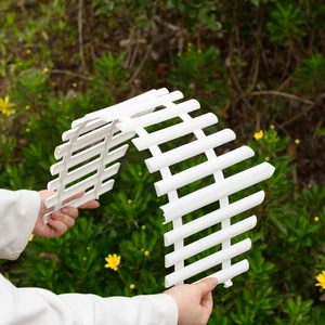 4 Pièces de Clôture Décorative en Gazon Miniature, Clôture en <span class=keywords><strong>Plastique</strong></span> Durable de Petite Taille, Clôture de Jardin Extérieure Facile à Assembler - Product Image 1