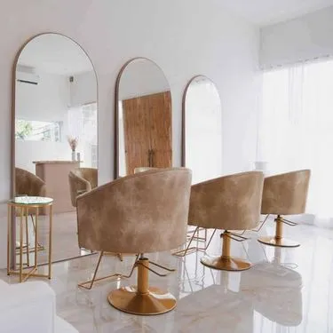 Silla de peluquero hidráulica de camello, sillas de estilista de barbería modernas, equipo antiguo, estaciones de trabajo de salón, juego de muebles con espejos