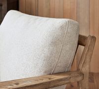 Chaises de salle à manger modernes de luxe avec accoudoirs en bois, finition appliquée à la main, pieds fixes, coussin amovible, rembourrage ferme et enveloppant, structure en bois massif