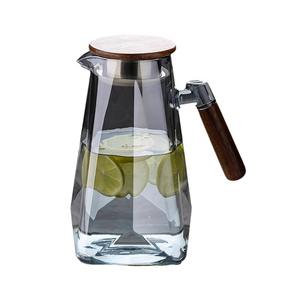 เหยือกน้ำเย็นทรงทันสมัย ขนาดใหญ่ ทำจากแก้ว พร้อมฝาไม้ สำหรับใช้ในบ้านหรืองานปาร์ตี้ - Product Image 3