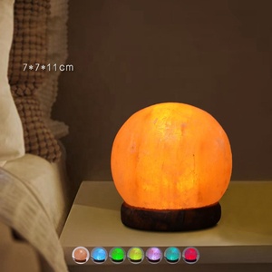 Base de madera auténtica lámpara de sal del Himalaya natural USB lámpara de roca de sal luz nocturna para decoración del hogar y regalo - Product Image 1