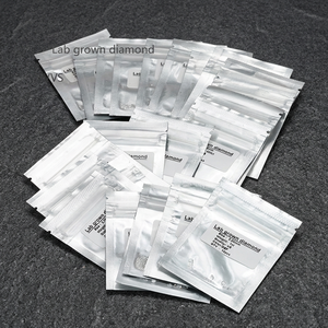 Ramdut Impex หินเมลีขนาดเล็ก 1 กะรัตต่อแพ็ค ขายส่ง ไม่ได้รับการรับรอง VS หินสังเคราะห์ VS คุณภาพสูง ทรงบริลเลียนท์คัท สี D ขนาดเมลี - Product Image 3