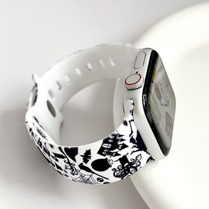 BEEFLYPOWER <span class=keywords><strong>Bracelet</strong></span> en silicone imprimé crâne d'Halloween, <span class=keywords><strong>bracelet</strong></span> remplaçable pour <span class=keywords><strong>Apple</strong></span> <span class=keywords><strong>Watch</strong></span> Series 11 10 9 8 49 <span class=keywords><strong>mm</strong></span> 46 <span class=keywords><strong>mm</strong></span> - Product Image 4