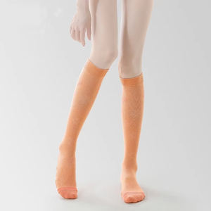 Calcetines deportivos de tubo alto para mujer, calcetines de punto de longitud de la tripulación, puente de presión inferior transpirable, cálido desechable para primavera invierno - Product Image 1