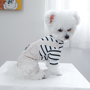 Nueva ropa de otoño/invierno para perros, abrigo Teddy de cuatro patas, overol con bolsillos a rayas blancas y negras - Product Image 2