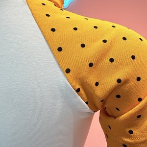 Completo da <span class=keywords><strong>donna</strong></span> due pezzi casual con pantaloncini a pois, vita pieghevole, coordinato per lo streetwear con fascia per capelli - Product Image 3