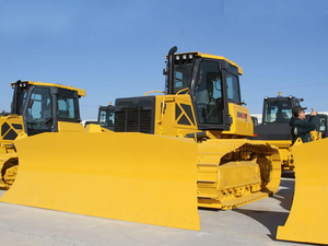Mini bulldozer sur chenilles de 18 tonnes, ripper, petit bulldozer 818F - Product Image 3