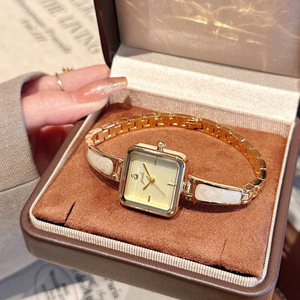 Reloj de Cuarzo para Mujer, Resistente al Agua, Esfera Cuadrada Pequeña, Brazalete de Lujo Ligero - Product Image 1