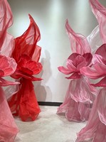 Fleur de pivoine géante en organza faite à la main et ruban personnalisés pour la décoration de toile de fond de mariage, événement, fête ou maison
