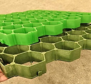 Pavimentos <span class=keywords><strong>de</strong></span> Plástico con Rejilla <span class=keywords><strong>de</strong></span> Nido <span class=keywords><strong>de</strong></span> Abeja <span class=keywords><strong>de</strong></span> 40-50 mm para Caminos, Pasillos <span class=keywords><strong>de</strong></span> Incendios, Caminos <span class=keywords><strong>de</strong></span> Emergencia y Aplicaciones en Corrales para Caballos - Product Image 3