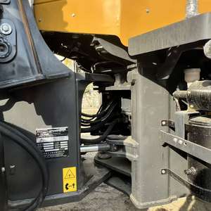 Chargeuse sur pneus d'occasion SDLG LG956L 16 tonnes, matériel de construction, 90% neuf, bon moteur et pompe, chargeuse de taille moyenne d'occasion, prix bas - Product Image 4