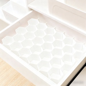 Separadores de Cajones Tipo Panal de Abeja, Blancos, Rectangulares, Organizador de Maquillaje para Dormitorio, Organizador de Ropa Resistente - Product Image 1