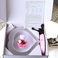 Altavoz Bluetooth con Rosa Preservada, Lámpara de Mesa con Levitación Magnética, Carga Inalámbrica de 5W, LED de Color Variable, Regalo