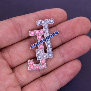 Donne in metallo su misura sociale lettera greca <span class=keywords><strong>Jack</strong></span> e <span class=keywords><strong>Jill</strong></span> Pin confraternita membro della società Souvenir JJ spille gioielli per regalo - Product Image 1