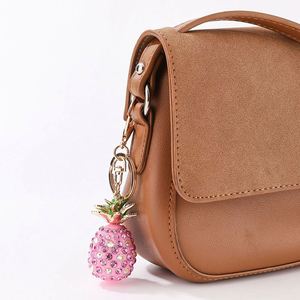 Llavero de Metal con Forma de Piña 3D, Creativo, Lindo, Moderno, con Diamantes de Imitación, para Mujer, Regalo para Parejas - Product Image 6