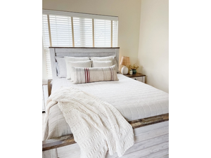 <span class=keywords><strong>Lit</strong></span> Queen Size à Panneaux, Style Ferme Française Rustique Vintage, Finition Chêne Charbon Sculpté à la Main, Tête <span class=keywords><strong>de</strong></span> <span class=keywords><strong>Lit</strong></span> Rembourrée et Éclairée - Product Image 5