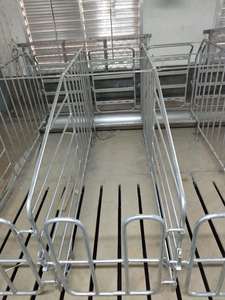 Équipement d'élevage porcin : Équipement automatique de gestation et d'accouchement pour truies, et boxes d'alimentation individuelles pour systèmes d'élevage de porcs à grande échelle - Product Image 3