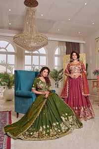 ชุดเลเฮนกาโชลีปักลายสีเขียวสุดหรูสำหรับผู้หญิง เหมาะสำหรับงานแต่งงาน งานเลี้ยง และงานเทศกาล ชุดพื้นเมือง มีจำหน่ายแล้ว - Product Image 6