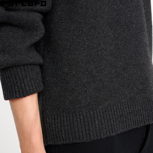 Suéter de punto texturizado para hombre, cuello redondo, hombros caídos, ajuste relajado, manga larga, estilo casual urbano, venta al por mayor - Product Image 4