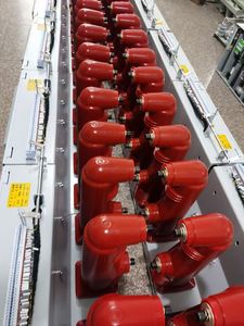 สวิตช์ตัดวงจรไฟฟ้าแรงสูงแบบสุญญากาศ CE IEC สำหรับใช้งานภายในอาคาร อุปกรณ์จ่ายไฟฟ้า ตัวตัดการเชื่อมต่อ ZN63A (VS1) -12 630A แบบสุญญากาศสำหรับใช้งานภายในอาคาร - Product Image 6
