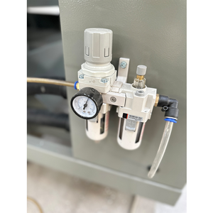 Scie de découpe de précision à double tête CNC intégrée pour la fabrication de fenêtres et de portes en aluminium et PVC - Product Image 3