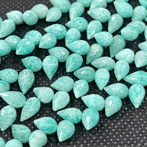Perles en pierres précieuses naturelles de qualité supérieure en gros, Amazonite verte facettée en forme de goutte 6x9mm pour la fabrication de bijoux - Product Image 1