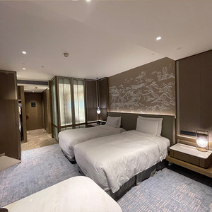 Juego de muebles de dormitorio de Hotel moderno a bajo precio directo de fábrica, marco de cama de madera maciza con cabecero, colchón, armario y mesa auxiliar - Product Image 6