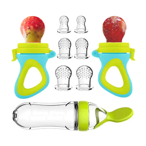 Stocks d'usine, sucettes pour bébés en silicone de qualité alimentaire, ensembles de sucettes pour bébés, <span class=keywords><strong>biberon</strong></span> à presser en silicone avec cuillère pour enfants - Product Image 2