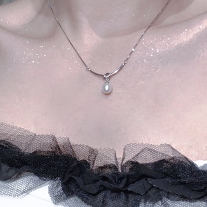 Collar de Plata de Ley S925 con Eslabones Minimalistas de Hueso de Serpiente, Perla Austriaca Shijia de Alta Gama, Sensación de Lujo Ligero - Product Image 1